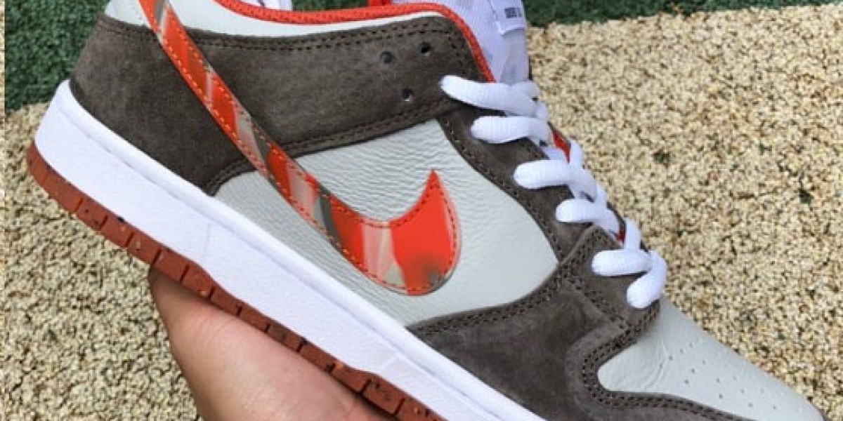 Nike Dunk Low SB: The Golden Hour